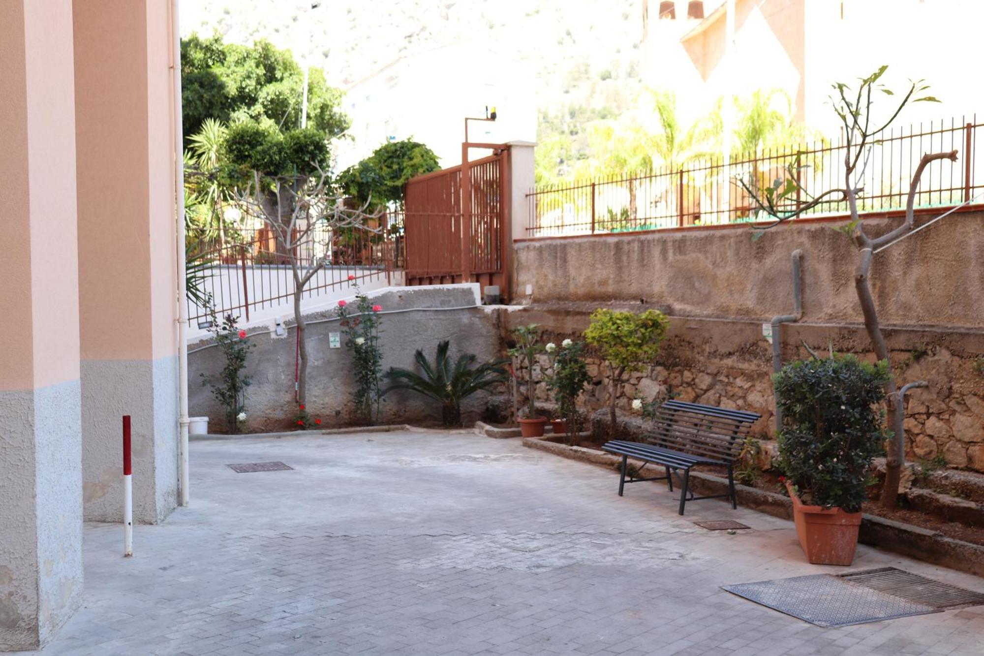 Rineddahouse Arenella - Vista Mare Panoramica A Palermo Con Parcheggio Privato Apartment Exterior photo